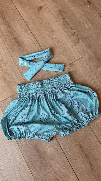 BANDANA SHORTS SIZE 6-8