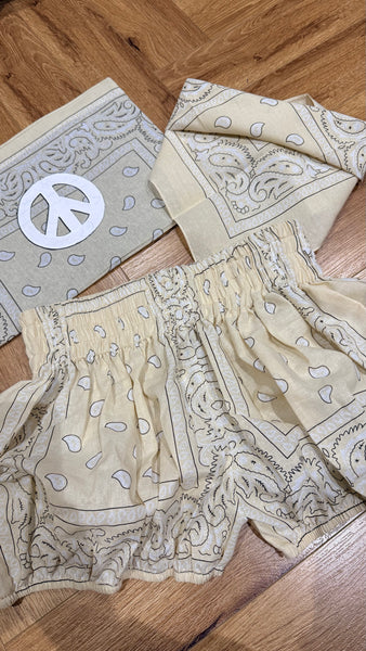 SIZE 8-10 BANDANA SHORTS, TIE & CLUTCH BAG