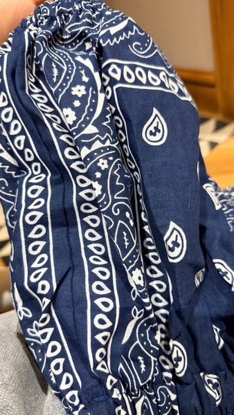 SIZE 6-8 NAVY BANDANA SHORTS & TIE