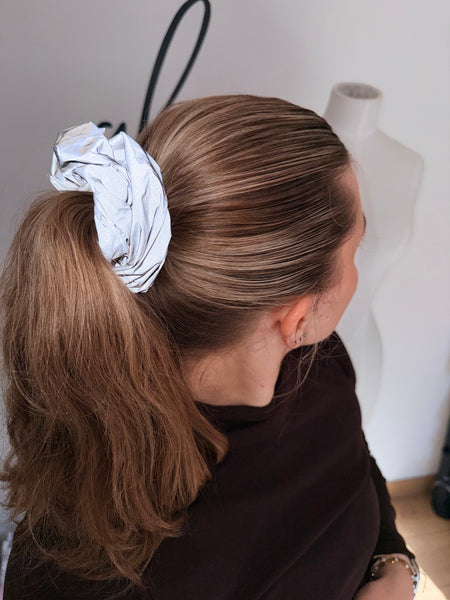 REFLECTIVE SCRUNCHIE